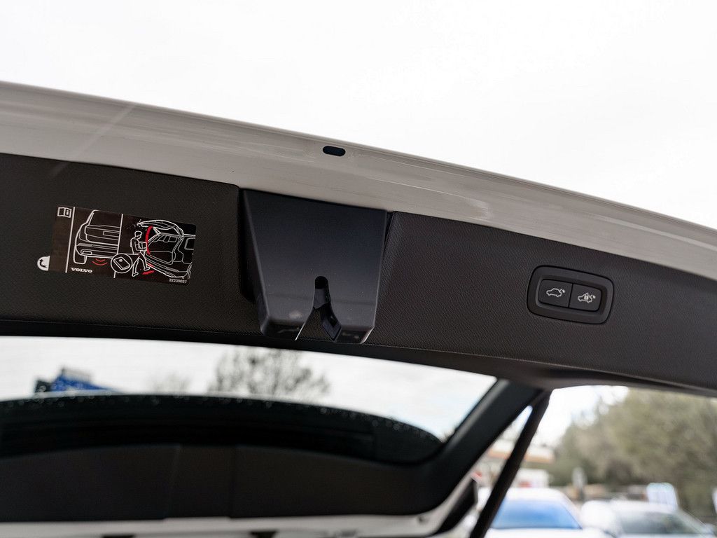 Volvo  T8 AWD Inscription Expression